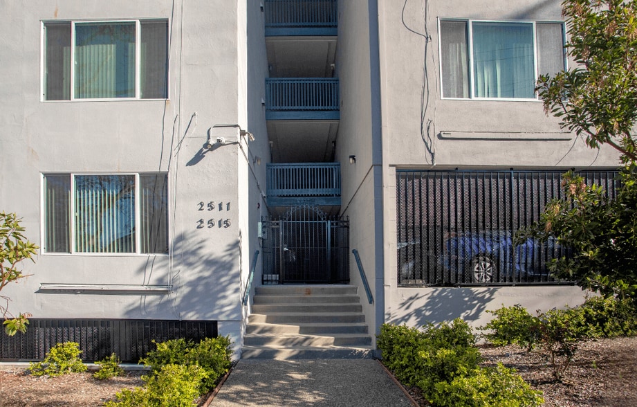 Building Photo - Parker House