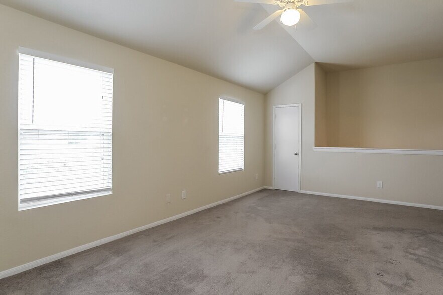 Building Photo - 14807 Waverly Hill Ln