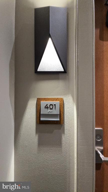 Building Photo - 4960 Sentinel Dr