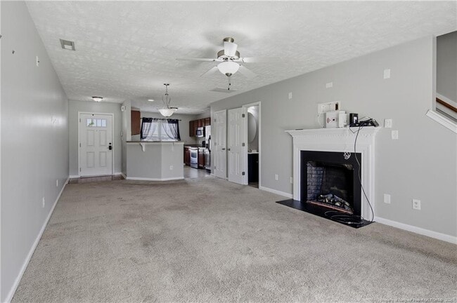 Building Photo - 142 Collinwood Dr