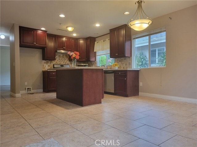 Building Photo - 539 S Michillinda Ave