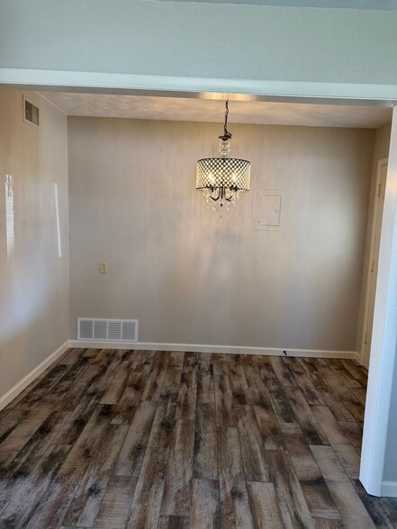 Dining Area - 536 Sherwood Ln
