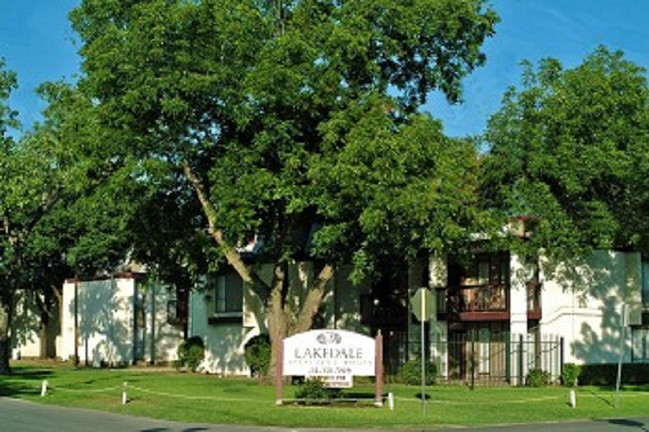 Primary Photo - Lakedale Apartments