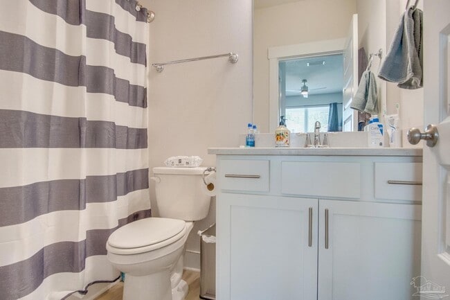 Building Photo - 229 Camellia Dr