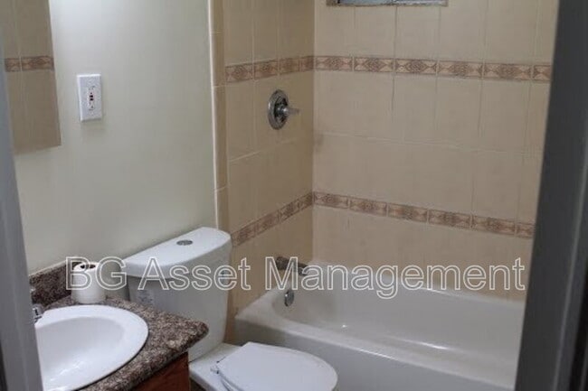 Building Photo - 3112 Groom Dr