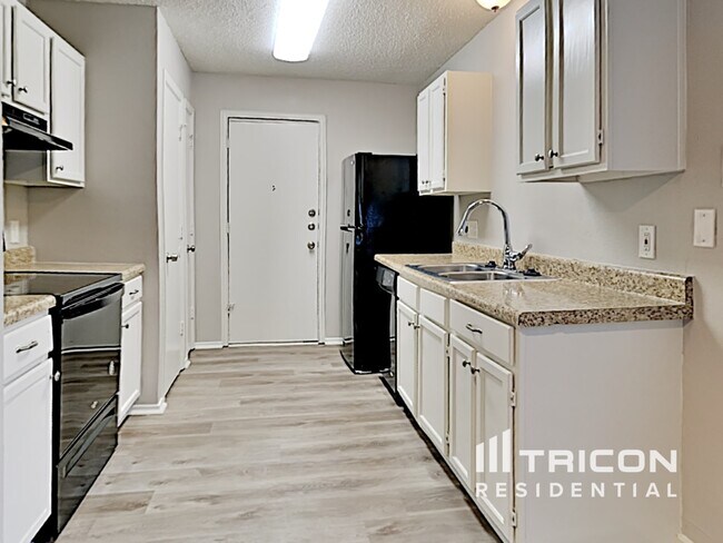 Building Photo - 815 Wyndham Pl