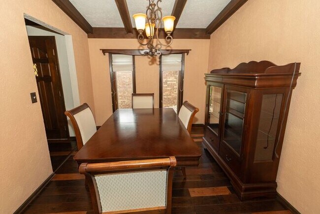 Building Photo - Prairie Lane Estates this one-of-a kind home offers outstanding features and endless possibilitie...