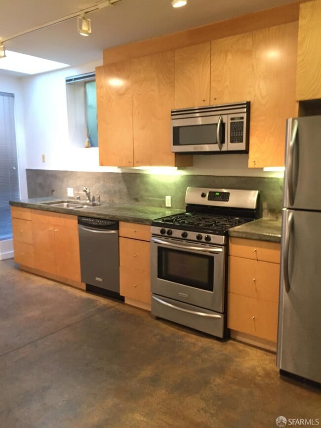 Building Photo - 52 Rausch St