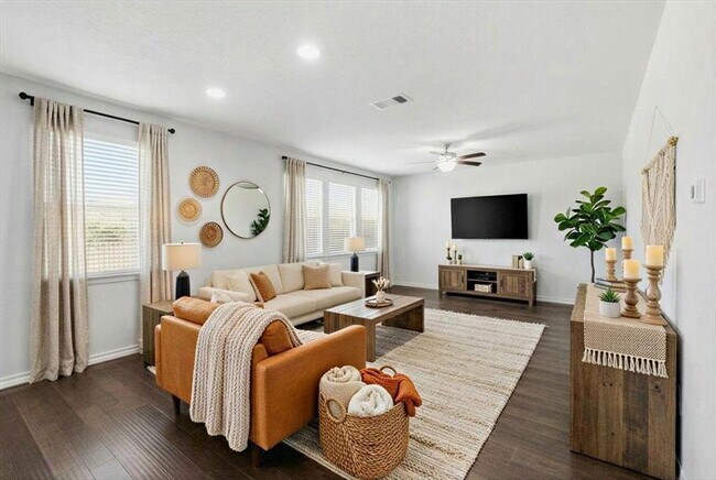 Building Photo - 704 Aliso Trail