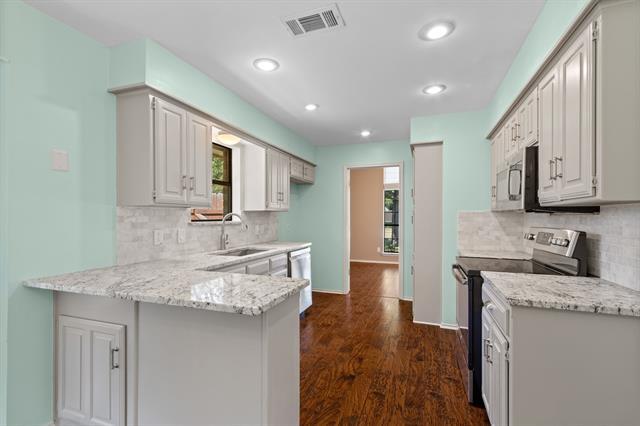 Building Photo - 837 Parkway Blvd