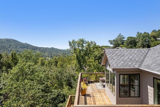 Building Photo - Newly Renovated Ross Four Bedroom & Three Bathroom Home on 1/2 acre with AC and Views