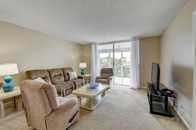 Building Photo - 14671 Bonaire Blvd