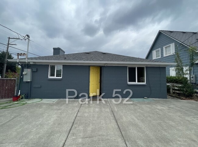 Building Photo - Tacoma Single Family 2 Bedroom 1 Bath With...