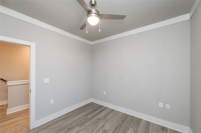 Building Photo - 3301 Wynwood Dr
