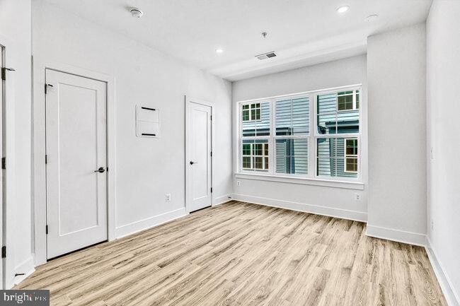 Building Photo - 11236 Bunsen St