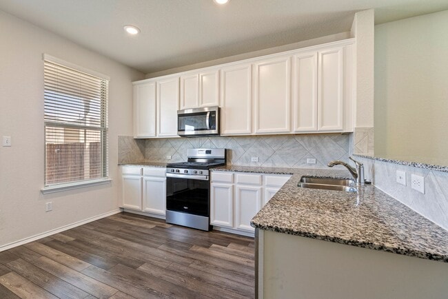 Building Photo - Beautiful 3 bedroom, 2.5  bathroom home in Liberty Hill!!!