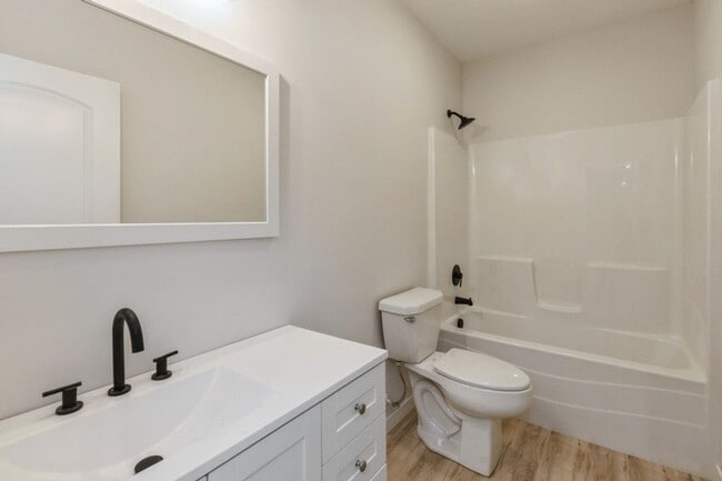Building Photo - GREAT LOCATION!! Executive 4 Bed, 3 Bath Home in Johnston