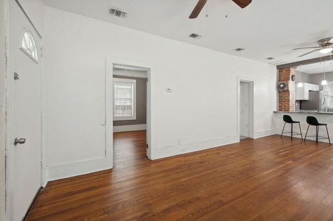 Building Photo - 687 Bridal Ave