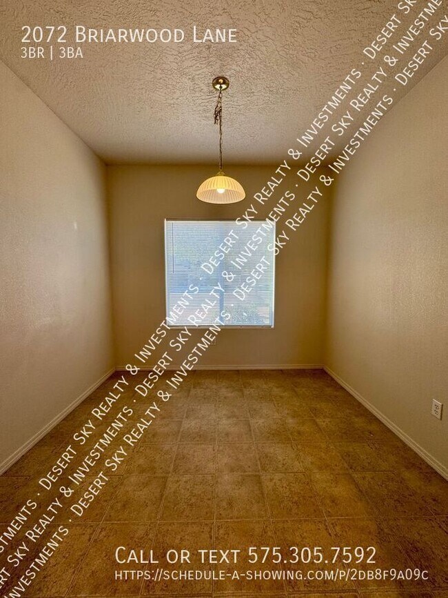 Building Photo - 2072 Briarwood Ln