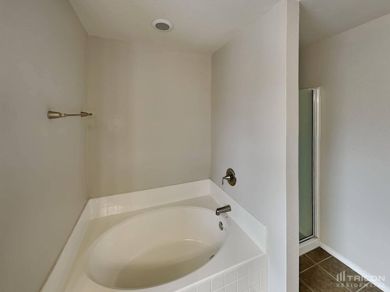 Building Photo - 204 Blue Roan Dr