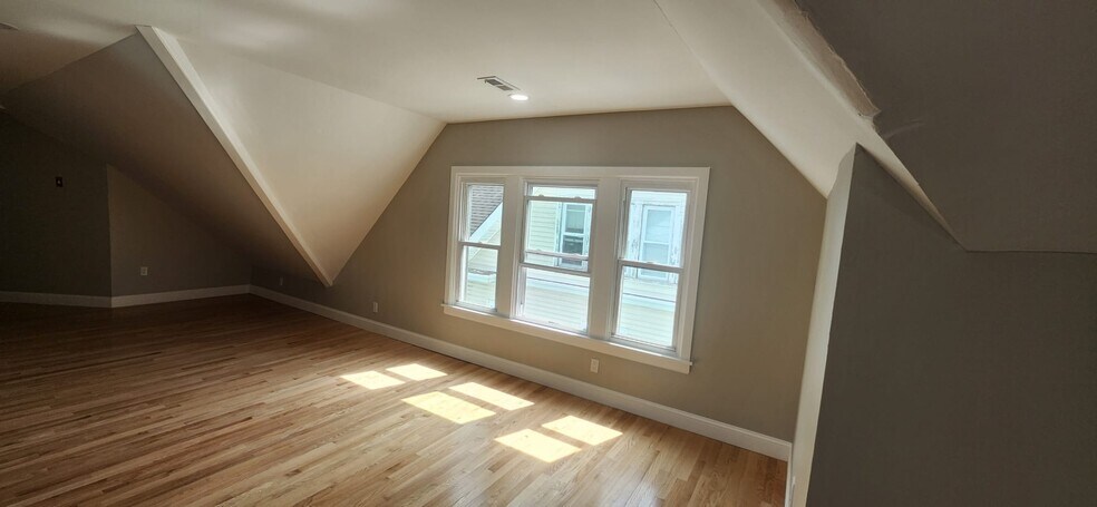 Building Photo - 413 Winthrop Ave