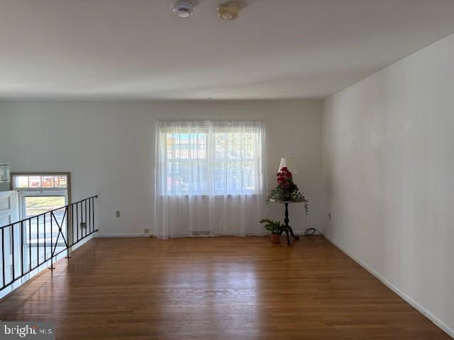 Building Photo - 7 Larchwood Rd