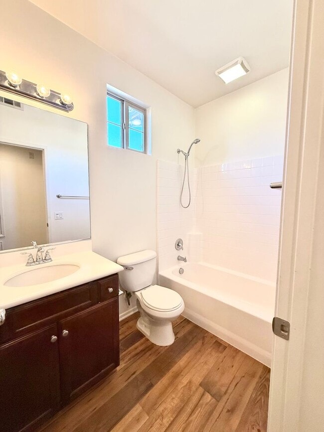 Building Photo - Spacious 3 bedroom Condo  in Portola Sprin...