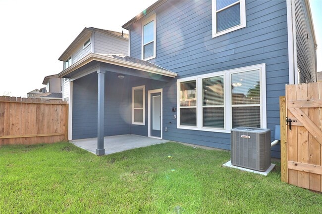 Building Photo - 10413 Harmon Smith Dr.