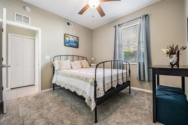 Building Photo - 1827 Hammocks Ave