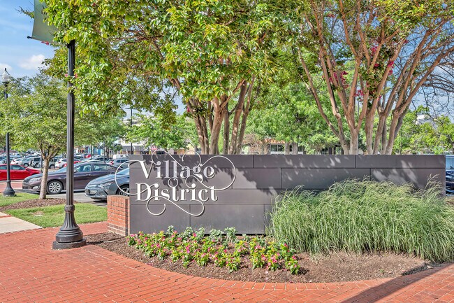 Building Photo - 1820 Park Dr