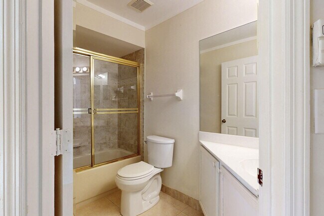 Building Photo - 967 SE Browning Ave