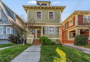 Building Photo - 1324 Pearl St