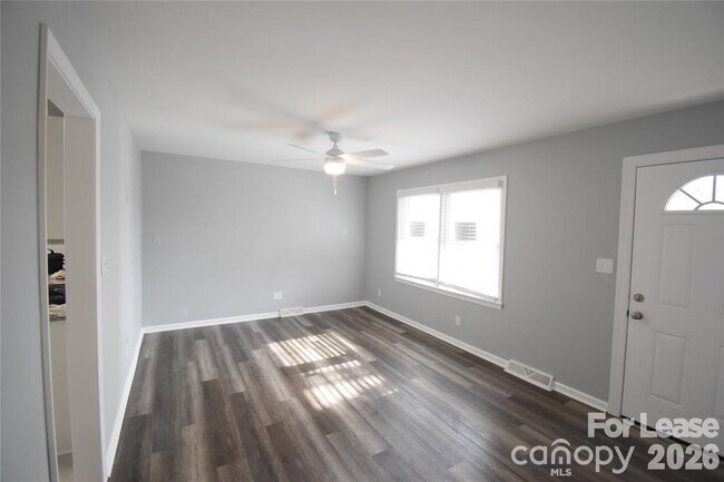 Building Photo - 924 Edgegreen Dr