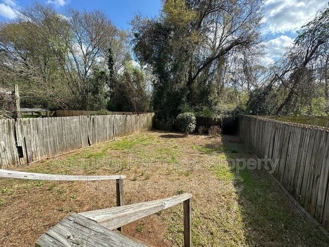 Building Photo - 2448 Riverlook Dr