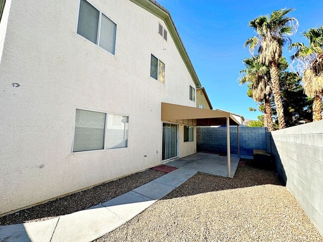 Building Photo - 4 BEDROOM WITH LOFT IN CUL DE SAC IN LONE MOUNTAIN