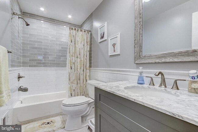 Building Photo - 4054 Norbeck Square Dr