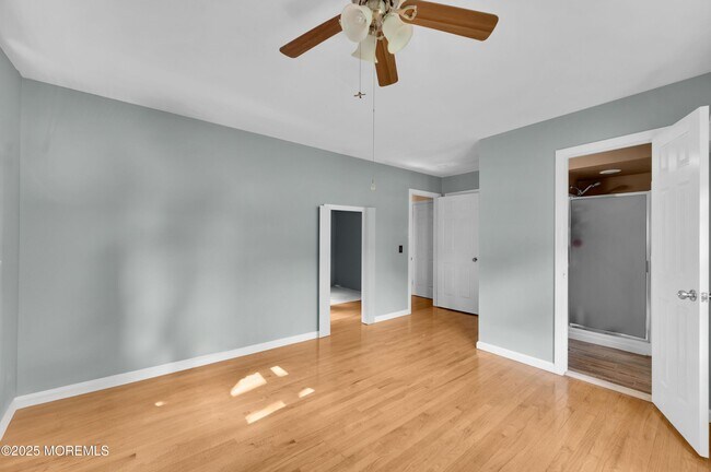 Building Photo - 1424 Shafto Rd