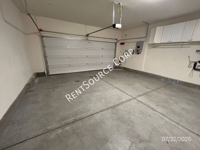 Building Photo - 45051 Marbella St