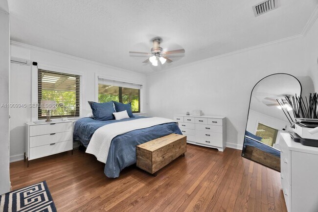 Building Photo - 1009 Genoa St