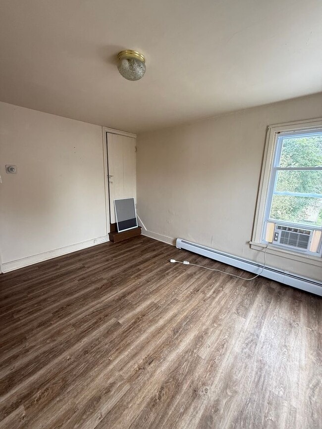 Building Photo - 2 bedroom with a bonus room! Newville PA!