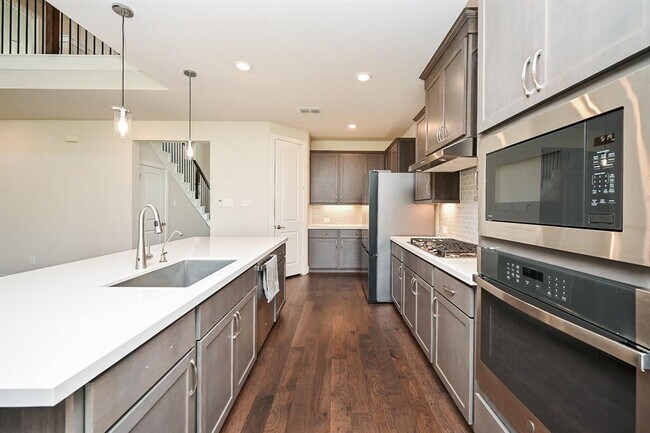 Building Photo - 21827 Erskine Peaks Pl