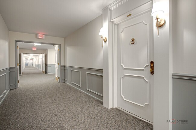 Building Photo - 1220 Park Ave W