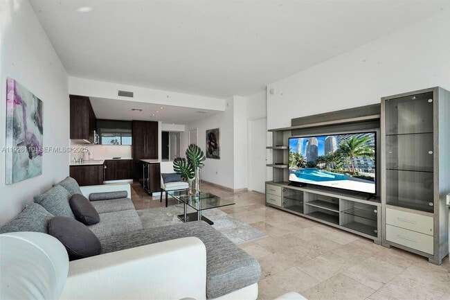 Building Photo - 88 SW 7th St