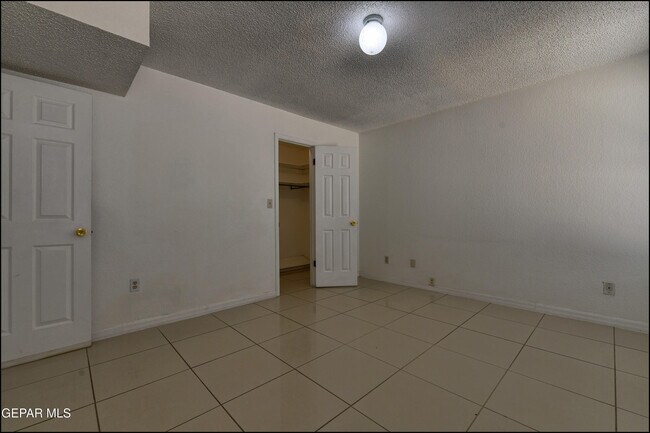 Building Photo - 695 Bluff Canyon Cir