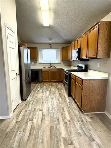 Building Photo - 812 Twin Creek Dr