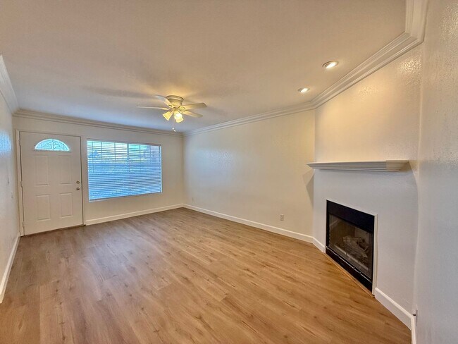 Building Photo - Upgraded and Bright 2nd floor Condo in Rolando near SDSU!!!