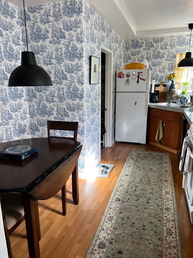 Building Photo - 4970 1/2 S Centinela Ave