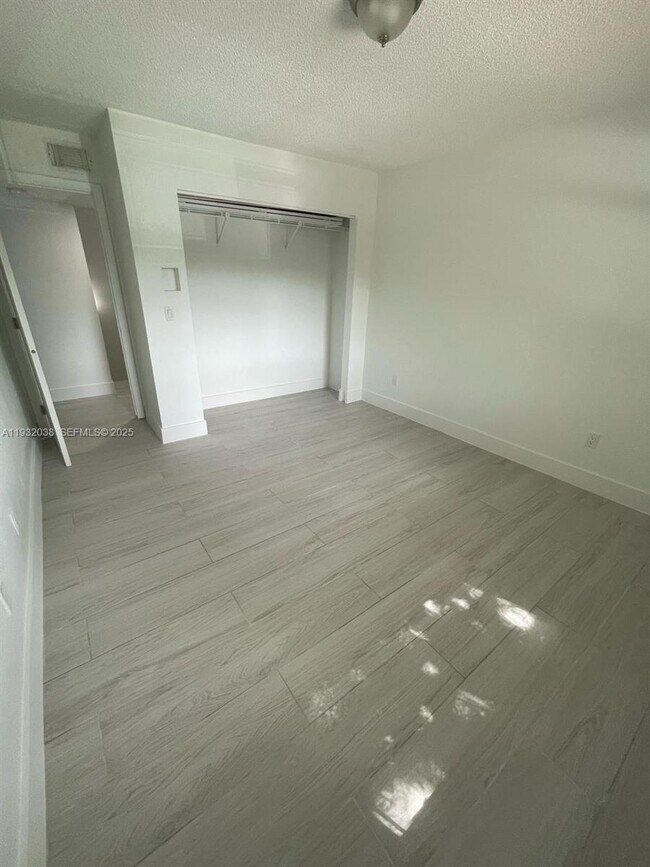 Building Photo - 14297 SW 94th Cir Ln