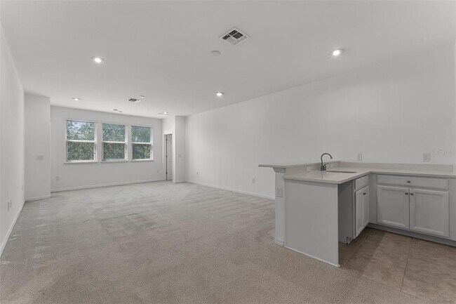 Building Photo - 12676 Salomon Cove Dr