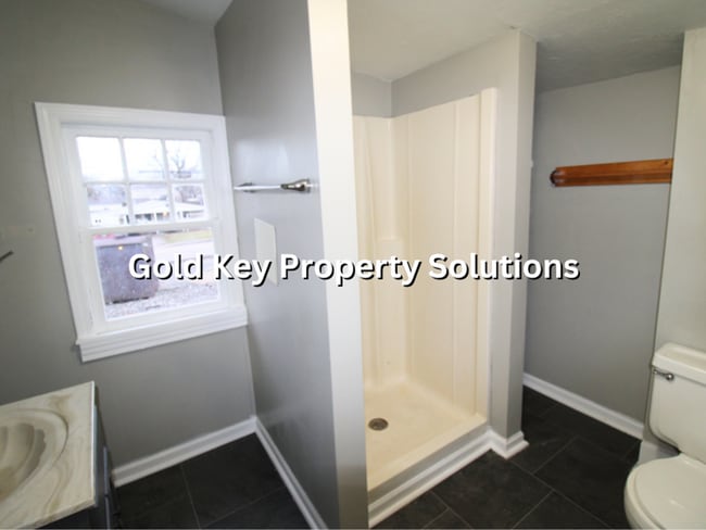 Building Photo - 236 W. Vineyard St. Anderson, IN. 46012